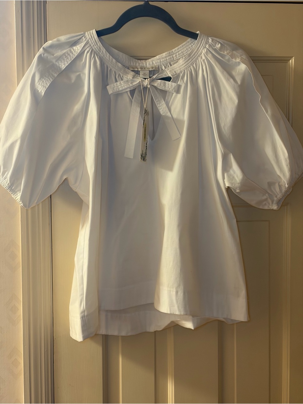 🆕Chelsea & Violet White Puff-Sleeve Bow Blouse🔥